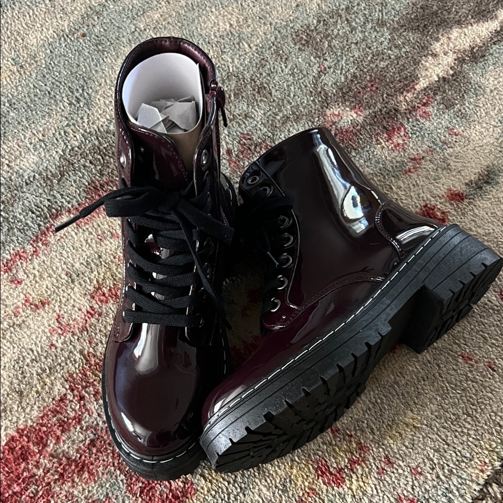 NWT Sugar Women's Burgundy combat Boots